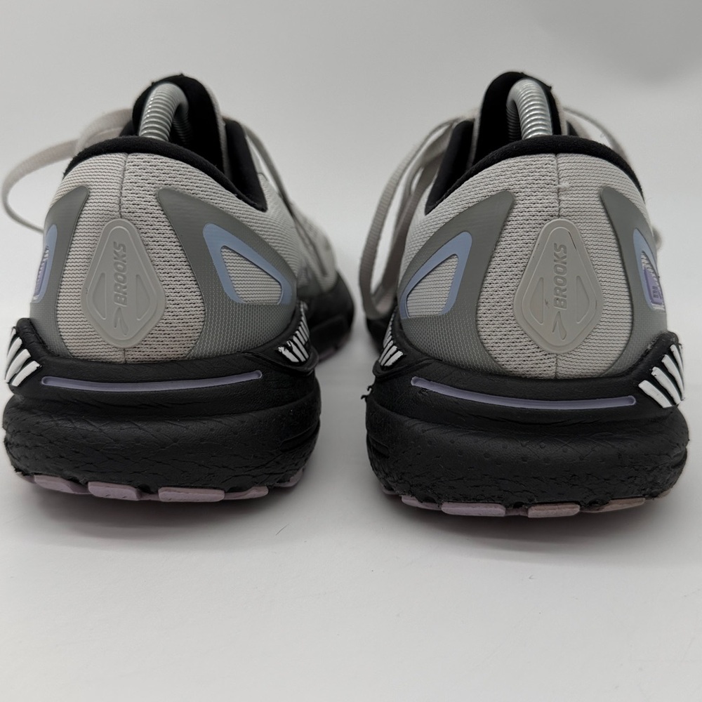 Brooks Adrenaline GTS Men’s Running Shoes in Light Gray and Black - Picture 11 of 16